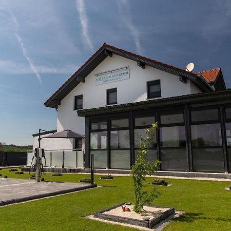 Seepension Ostertach - Am Leitgeringer See Tittmoning المظهر الخارجي الصورة