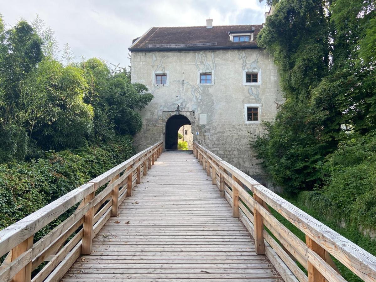 Seepension Ostertach - Am Leitgeringer See Tittmoning المظهر الخارجي الصورة